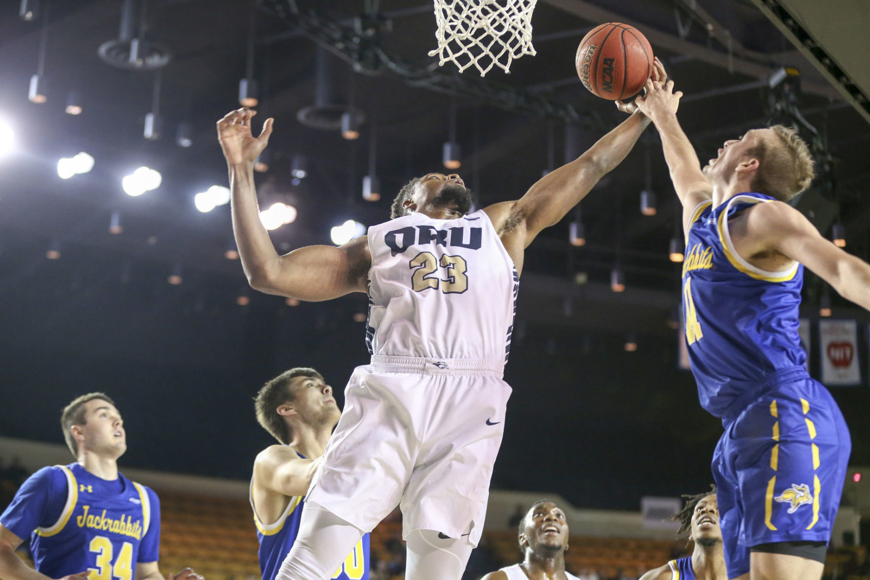 Oral Roberts Golden Eagles vs South Dakota State Jackrabbits
